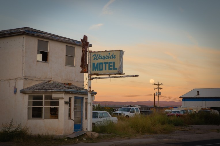 1-day4-wayside-moonset