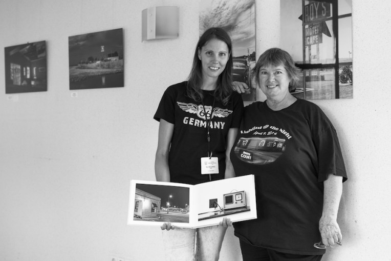 16 Ellen, Debbie Dee