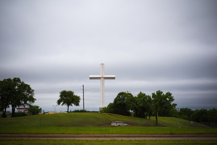 01-cross-near-edmond