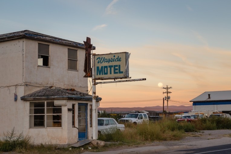 12 -wayside-motel-moon