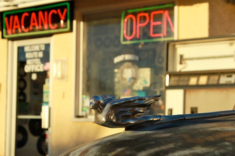 41 Motel-Barstow-1